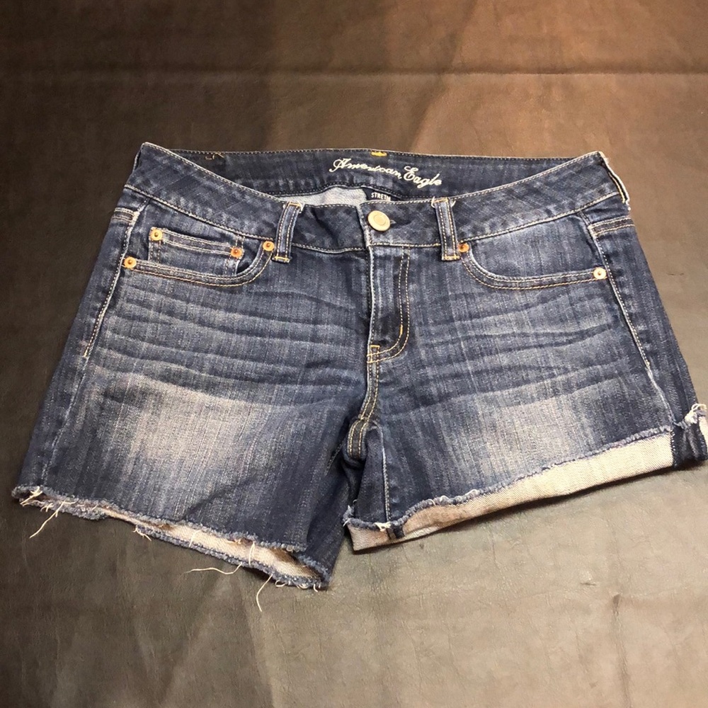 AE Dark Wash Frayed Hem Denim Jean Shorts Size 8